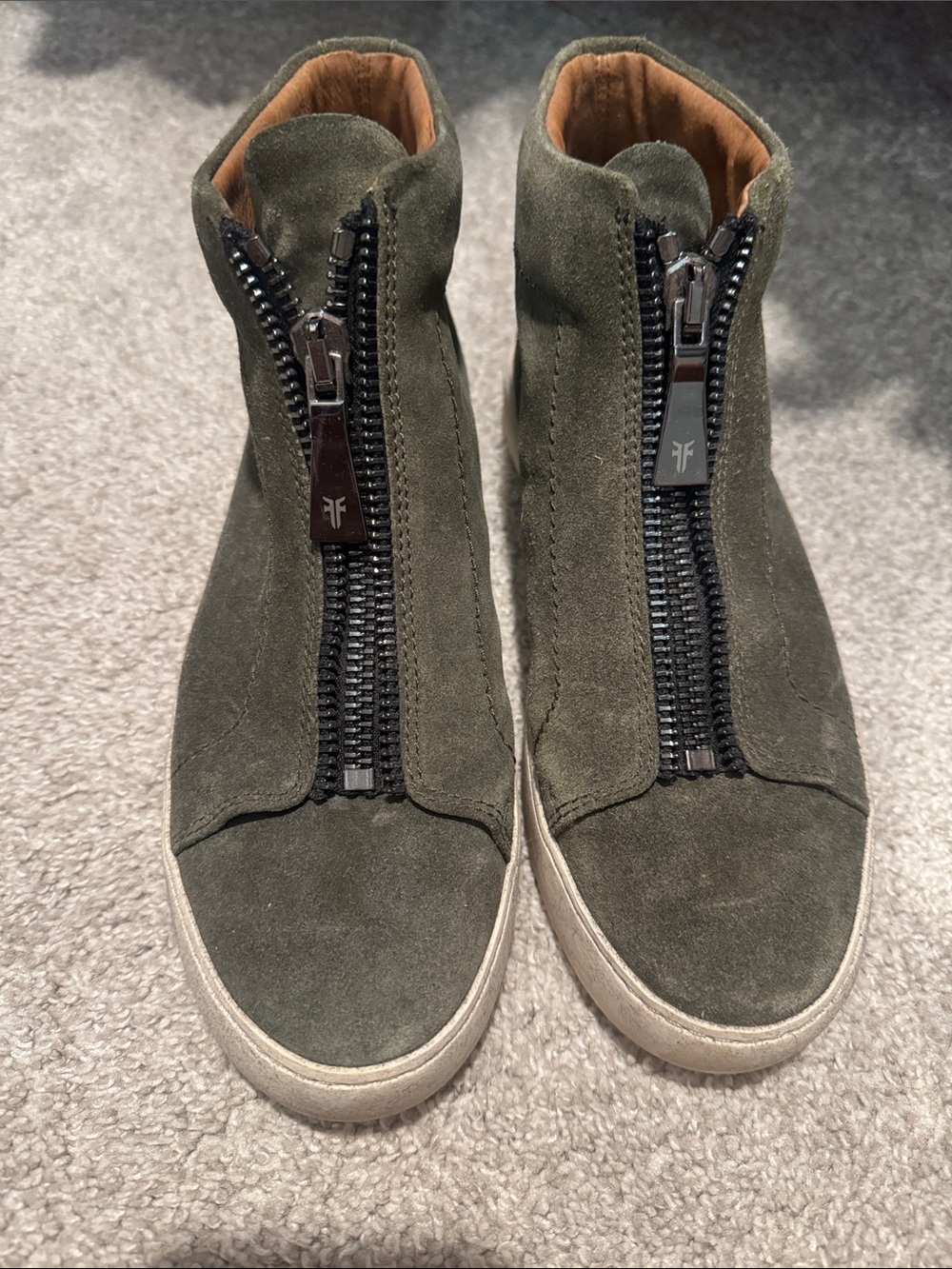 Super cute Frye zip up sneaker